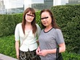 母娘をナンパして勃起チンポセンズリ見せたら興奮した　サンプル画像06